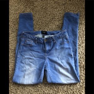 Celebrity pink supper skinny jeans size 7/28